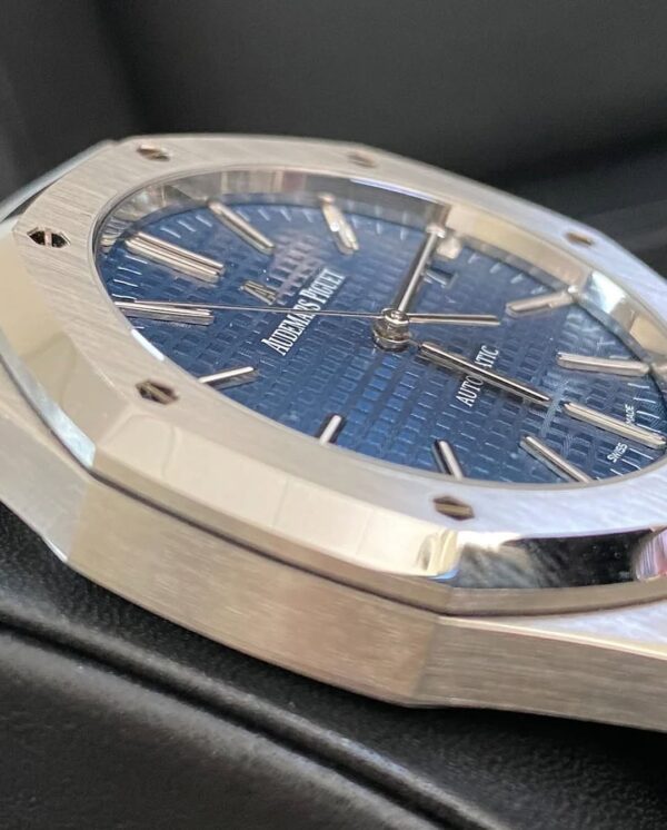 Audemars Piguet Royal Oak Self Winding - 2014 - Blue Dial - 15400ST *FULL SET* - Image 5