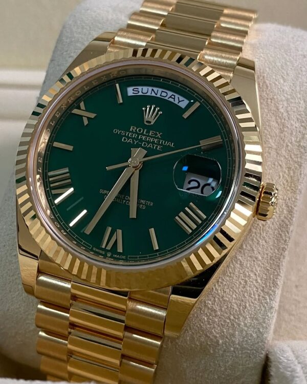 Rolex Yellow Gold Day-Date 40 - 2024 - Fluted Bezel - Green Roman Dial - President Bracelet - 228238 *FULL SET* - Image 8