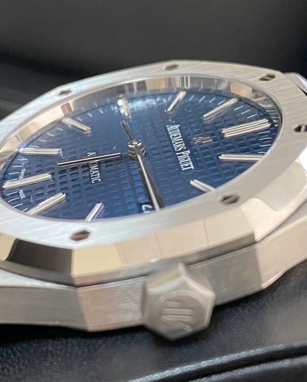 Audemars Piguet Royal Oak Self Winding - 2014 - Blue Dial - 15400ST *FULL SET* - Image 4