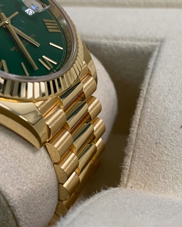 Rolex Yellow Gold Day-Date 40 - 2024 - Fluted Bezel - Green Roman Dial - President Bracelet - 228238 *FULL SET* - Image 6