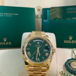 Rolex Yellow Gold Day-Date 40 - 2024 - Fluted Bezel - Green Roman Dial - President Bracelet - 228238 *FULL SET*