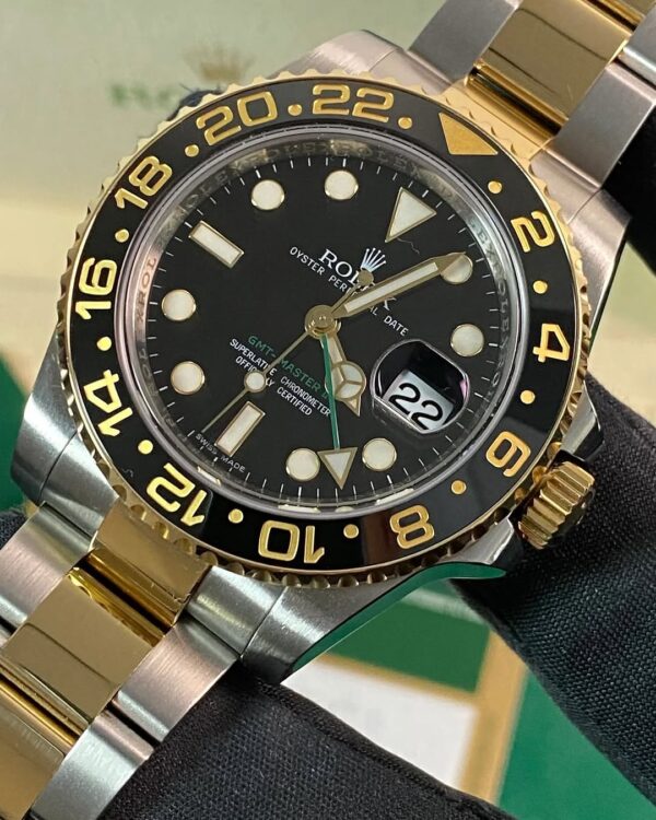 Rolex Steel and Yellow Gold GMT-Master II - V serial - Black Bezel - Black Dial - Oyster Bracelet - 116713LN *FULL SET* - Image 3