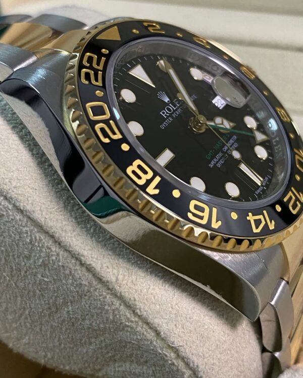 Rolex Steel and Yellow Gold GMT-Master II - V serial - Black Bezel - Black Dial - Oyster Bracelet - 116713LN *FULL SET* - Image 5