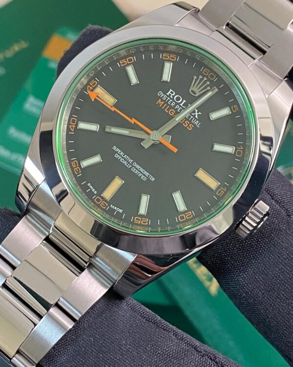 Rolex Milgauss - 2019 - Black Dial - Green Crystal - 116400GV *FULL SET* - Image 5