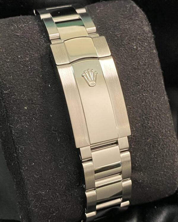 Rolex Milgauss - 2019 - Black Dial - Green Crystal - 116400GV *FULL SET* - Image 9