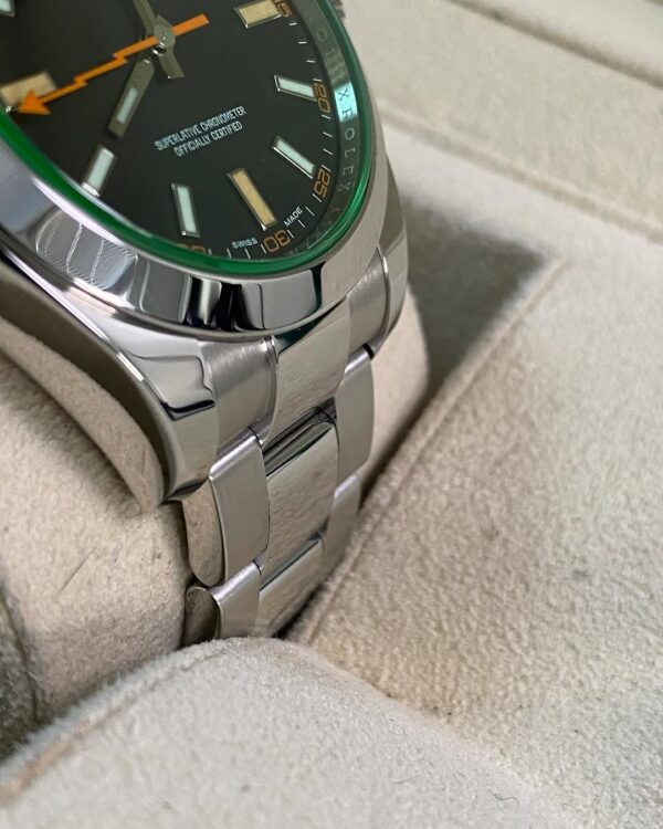 Rolex Milgauss - 2019 - Black Dial - Green Crystal - 116400GV *FULL SET* - Image 3