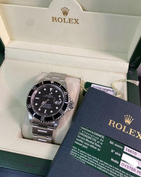 2009 Rolex Steel Submariner Date - V serial - Pre-Ceramic Bezel - Black Dial - 16610 *FULL SET* - Image 9