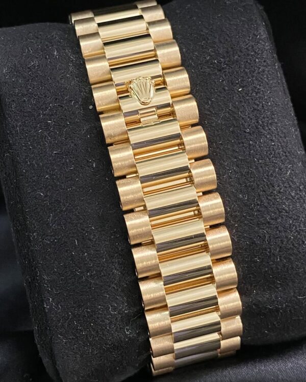 Rolex Yellow Gold Day-Date 40 - 2025 - Fluted Bezel - Mother-of-Pearl Baguette Dial - President Bracelet - 228238 *FULL SET* - Image 2