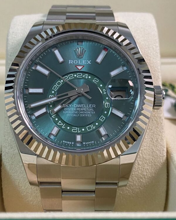 Rolex Steel Sky-Dweller - 2025 - Mint Green Dial - Oyster Bracelet - 336934 *FULL SET* - Image 4