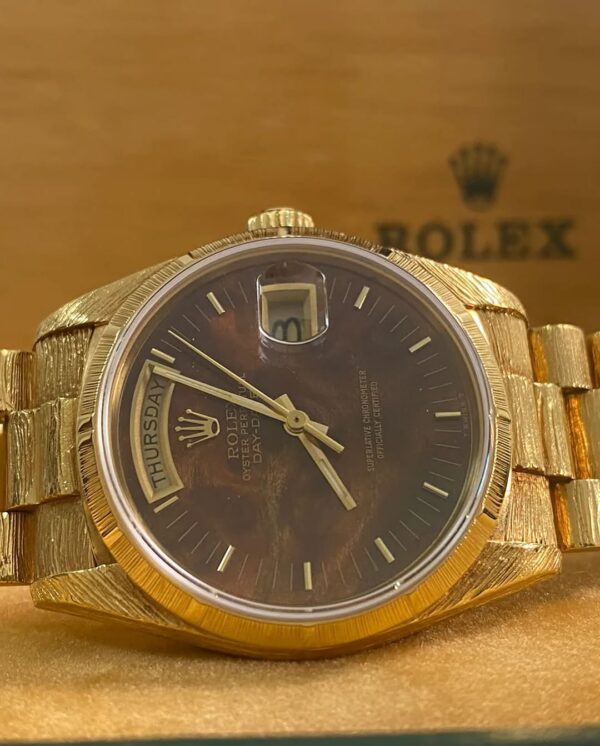 Rolex Yellow Gold Day-Date 36 - 1987 - Fluted Bezel - Wood Dial - Florentine Finish President Bracelet - 18038 - Image 6