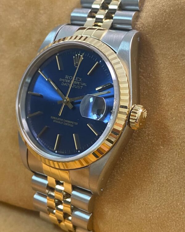 Rolex Steel and Yellow Gold Datejust 36 - N serial - Fluted Bezel - Blue Index Dial - Jubilee Bracelet - 16233 - Image 2