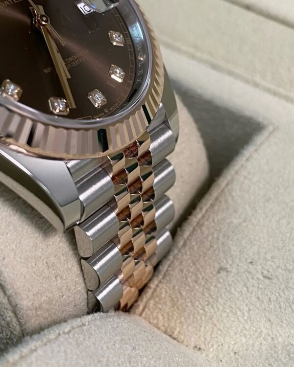 Rolex Steel and Everose Gold Datejust 41 - 2024 - Fluted Bezel - Chocolate Diamond Dial - Jubilee Bracelet - 126331 - Image 4