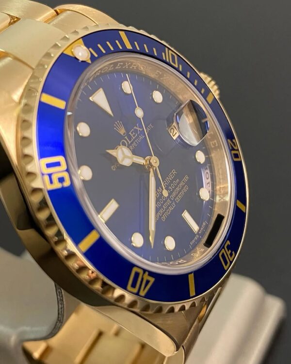 Rolex Yellow Gold Submariner Date - Z serial - Pre Ceramic Blue Bezel - Blue Dial - 16618 - Image 2