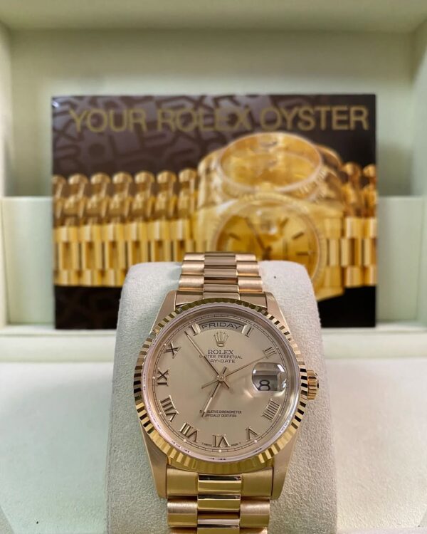 Rolex Yellow Gold Day-Date 36 - W serial - Fluted Bezel - Champagne Roman Dial - President Bracelet - 18238