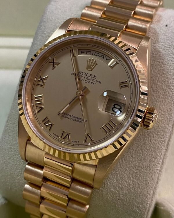 Rolex Yellow Gold Day-Date 36 - W serial - Fluted Bezel - Champagne Roman Dial - President Bracelet - 18238 - Image 3