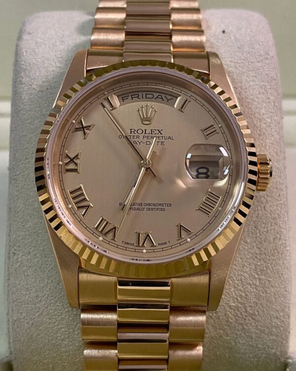 Rolex Yellow Gold Day-Date 36 - W serial - Fluted Bezel - Champagne Roman Dial - President Bracelet - 18238 - Image 2