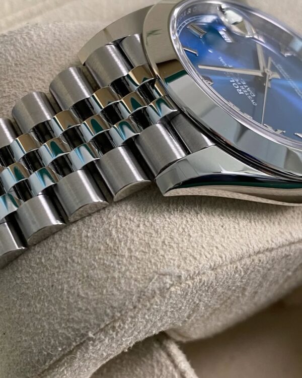 Rolex Steel Datejust 41 - 2025 - Smooth Bezel -Azzurro Blue Roman Dial - Jubilee Bracelet - 126300 *FULL SET* - Image 3