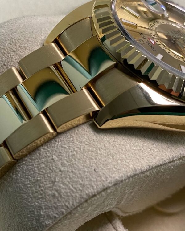 Rolex Yellow Gold Sky-Dweller - 2021 - Fluted Bezel - Champagne Index Dial - Oyster Bracelet - 326938 *FULL SET* - Image 10